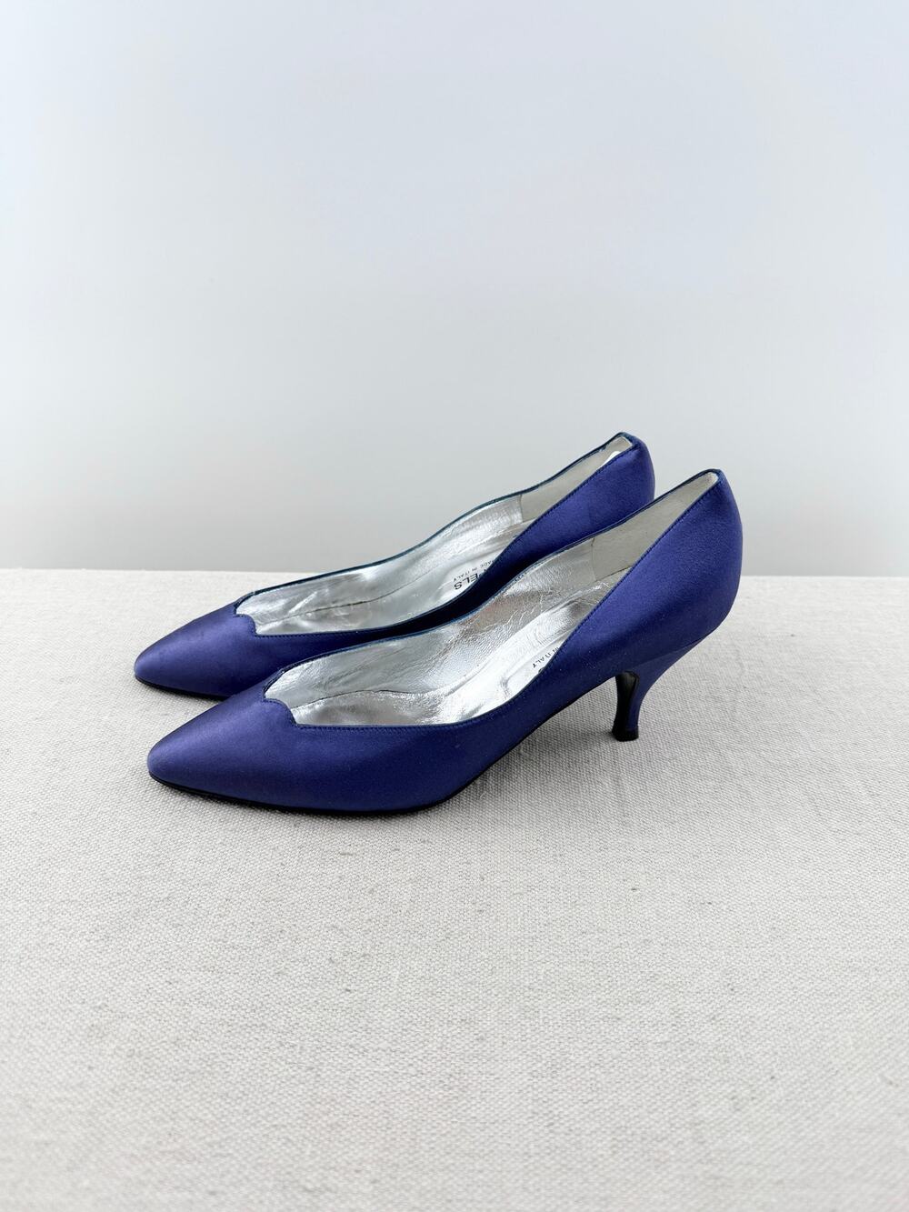 NWOT Helene Arpels Satin Slip On Kitten Heel Pumps Blue Women's Size EU 38.5